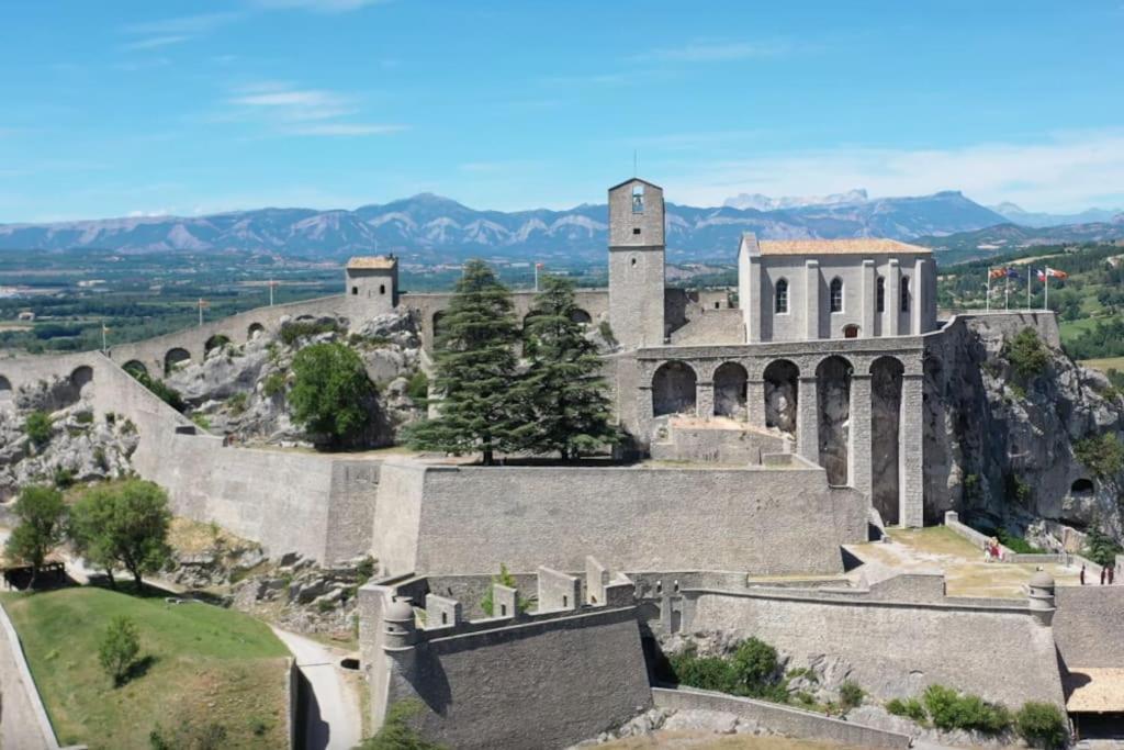 Haut De Villa Renovee En 2023 Saint-Maime Exteriér fotografie